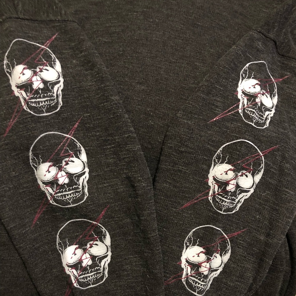 Blue Buttercup Crew Neck Sweatshirt With Skull Graphic L. - Picture 7 of 10